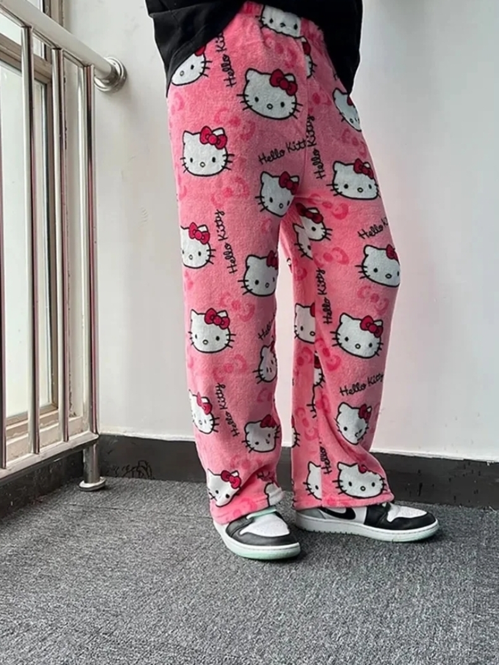 Hello Kitty Pink Fleece Pajama Bottoms (Large)
